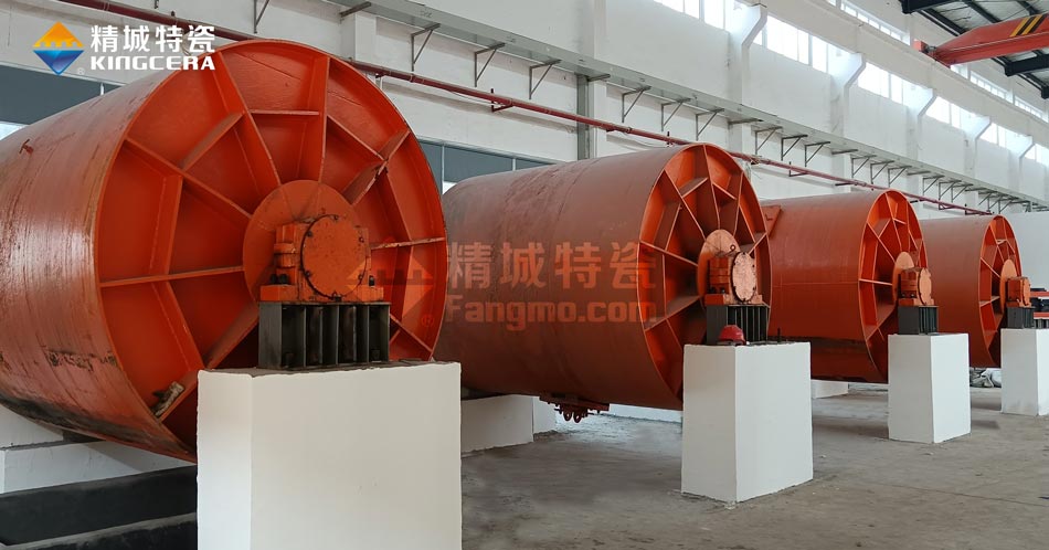 尊龙凯时人生就是搏特瓷新扩建中的5吨球磨机出产线